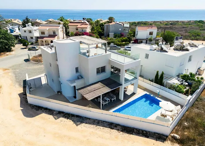 Geo Panoramic Konnos - Pool, Game Room, Gym