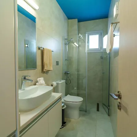 别墅 Geo Panoramic Konnos - Pool, Game Room, Gym