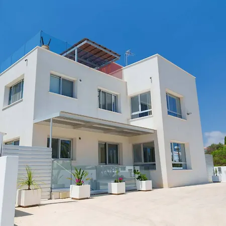 Geo Panoramic Konnos - Pool, Game Room, Gym *