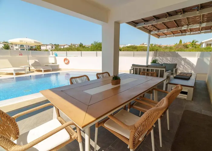 Geo Panoramic Konnos - Pool, Game Room, Gym Villa