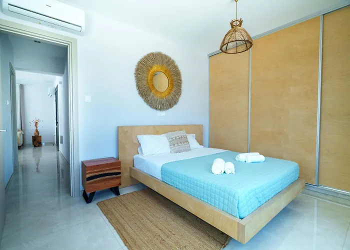 Geo Panoramic Konnos - Pool, Game Room, Gym Villa