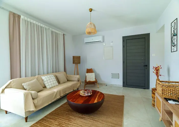 Geo Panoramic Konnos - Pool, Game Room, Gym Villa *