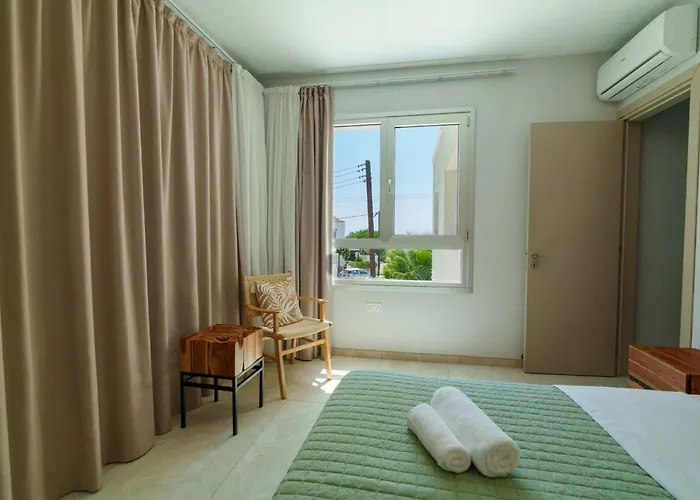 Geo Panoramic Konnos - Pool, Game Room, Gym